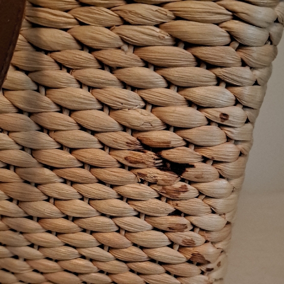 St. John Collection Woven Straw Tote with Pink Sequin Flamingos - Picture 6 of 7